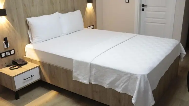 Deluxe Oda, Bahçe veya Sokak Manzaralı, Balkonlu