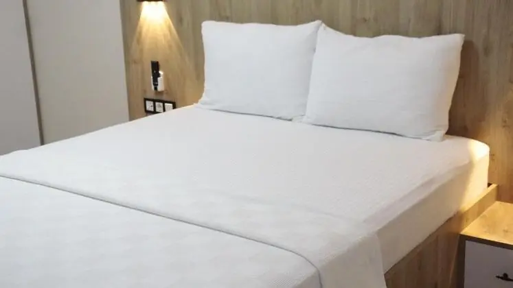 Deluxe Oda, Bahçe veya Sokak Manzaralı, Balkonlu