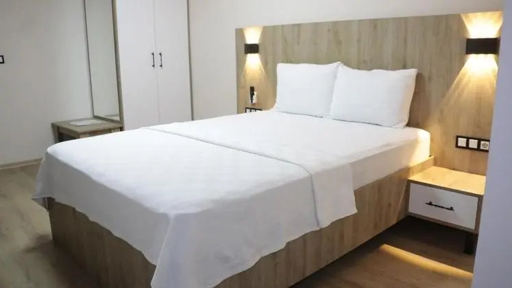 Deluxe Oda, Bahçe veya Sokak Manzaralı, Balkonlu