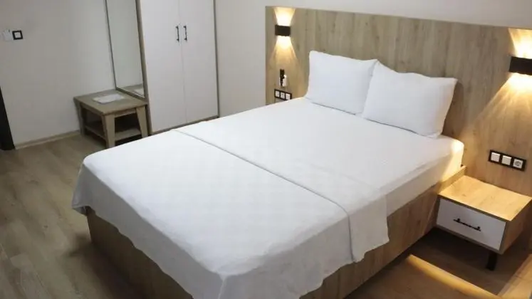 Deluxe Oda, Bahçe veya Sokak Manzaralı, Balkonlu