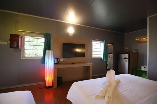 Container Triple Room