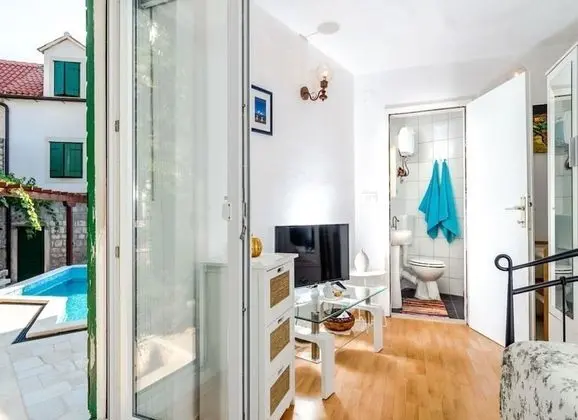 Ev (Vjerocka - with pool - H(5+3))