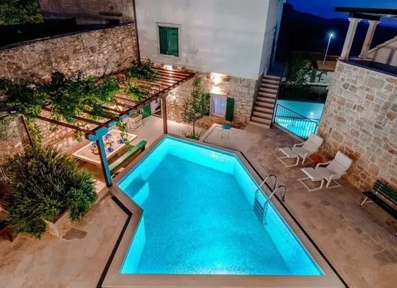 Ev (Vjerocka - with pool - H(5+3))