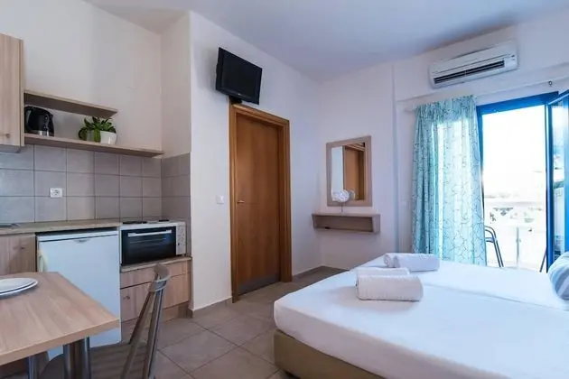 Odada yemek servisi