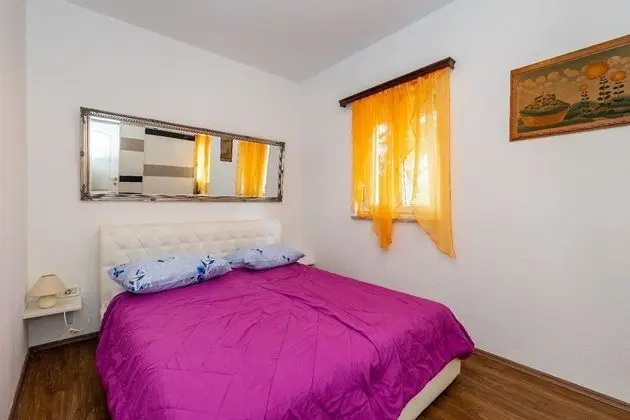 Ev (VladimirG - surrounded by nature - H()