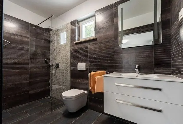 Ev (VladimirG - surrounded by nature - H()