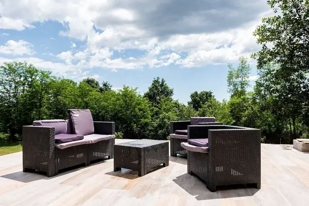 Ev (VladimirG - surrounded by nature - H()