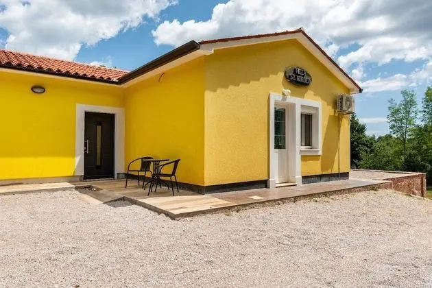 Ev (VladimirG - surrounded by nature - H()