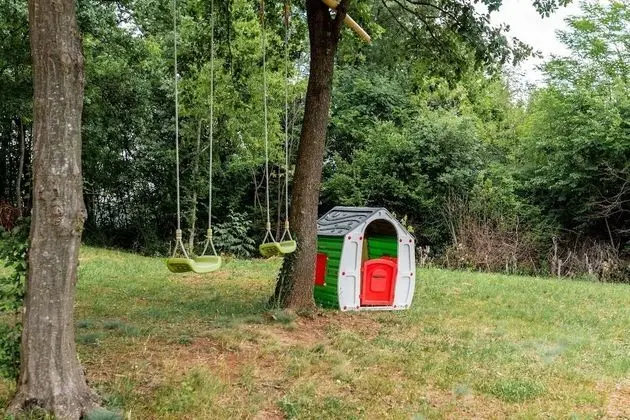 Ev (VladimirG - surrounded by nature - H()