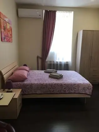 Üç Kişilik Oda, Ortak Banyo