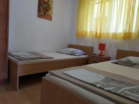 Ev (Vlasta - near sea - H(4+1))