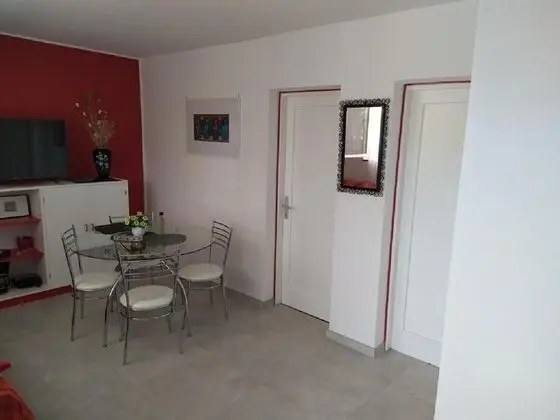 Ev (Vlasta - near sea - H(4+1))