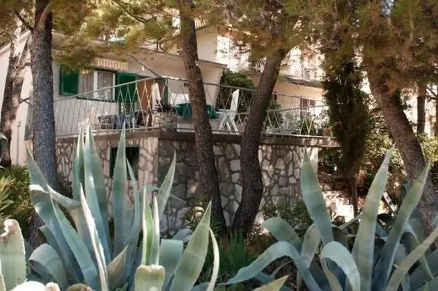 Ev (Vlasta - near sea - H(4+1))