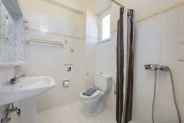 Basic Tek Büyük veya İki Ayrı Yataklı Oda (for 2 people)