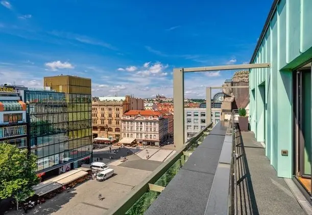 Stüdyo, Teras