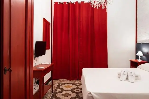 Standard Tek Büyük veya İki Ayrı Yataklı Oda