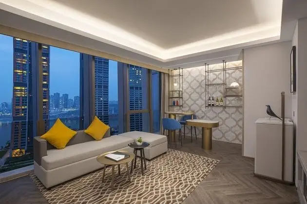 Süit, 1 Yatak Odası, Nehir Manzaralı (Living Area)