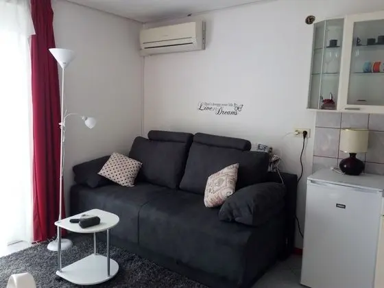Superior Apart Daire, Teras, Denize Bakan (Crveni)