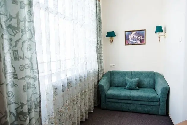 Business Tek Büyük Yataklı Oda