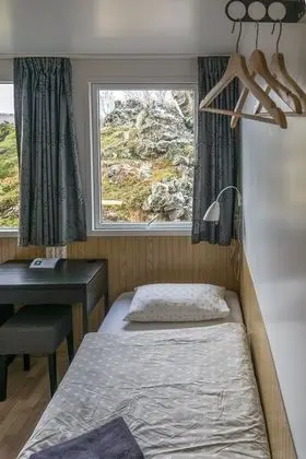 Üç Kişilik Oda, Ortak Banyo