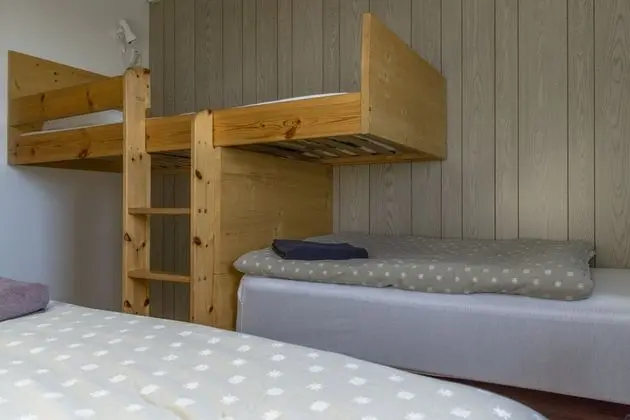 Üç Kişilik Oda, Ortak Banyo