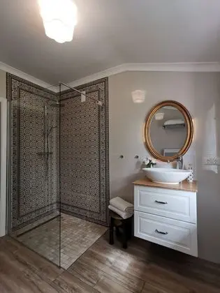 Deluxe Tek Büyük veya İki Ayrı Yataklı Oda (22)