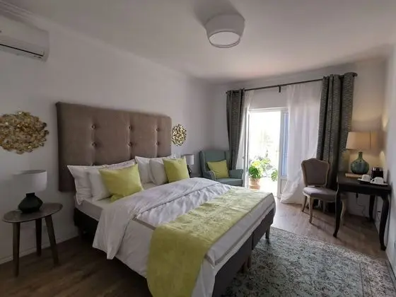 Design Tek Büyük veya İki Ayrı Yataklı Oda (11)