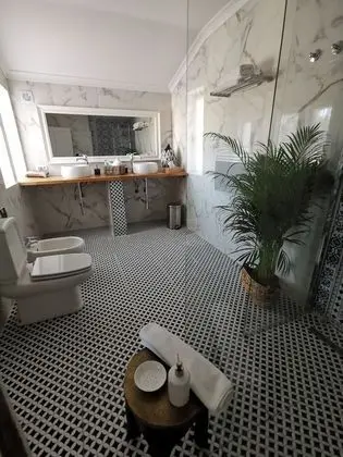 Design Tek Büyük veya İki Ayrı Yataklı Oda (21)