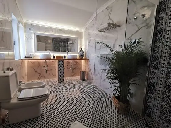 Design Tek Büyük veya İki Ayrı Yataklı Oda (21)