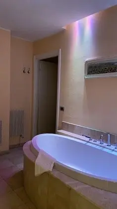 Büyük Yataklı Tek Kişilik Oda (Vogue)