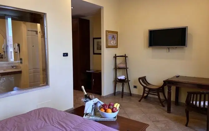Classic Büyük Yataklı Tek Kişilik Oda