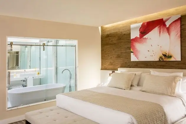 Super Luxury King Bed