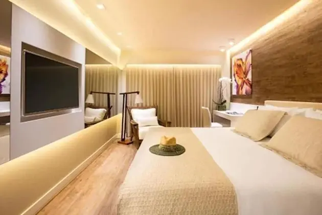 Super Luxury King Bed