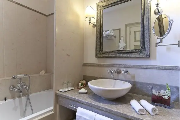 Deluxe Büyük Yataklı Tek Kişilik Oda