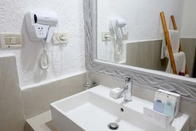 Classic triple room 2