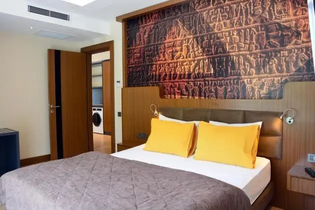 Suite 2 + 1 Oda, Bahçe Manzaralı, Bahçe Katı
