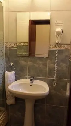Üç Kişilik Oda