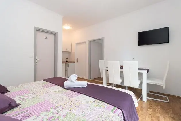 Basic Apart Daire, Balkon