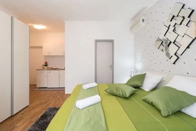 Basic Stüdyo, Balkon