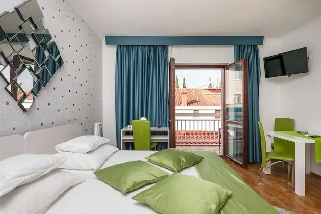 Basic Stüdyo, Balkon