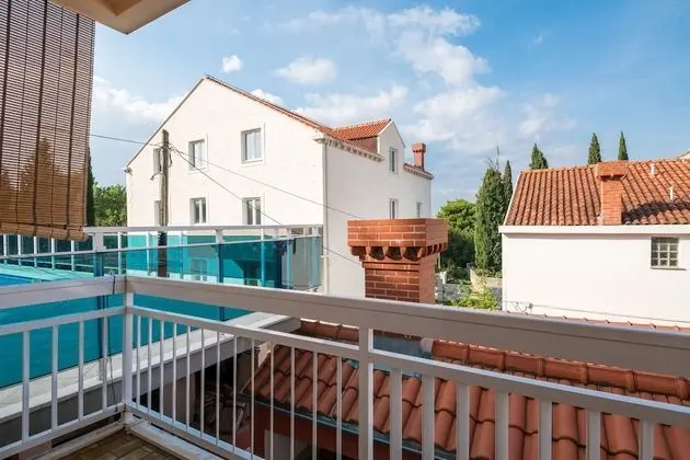 Basic Stüdyo, Balkon