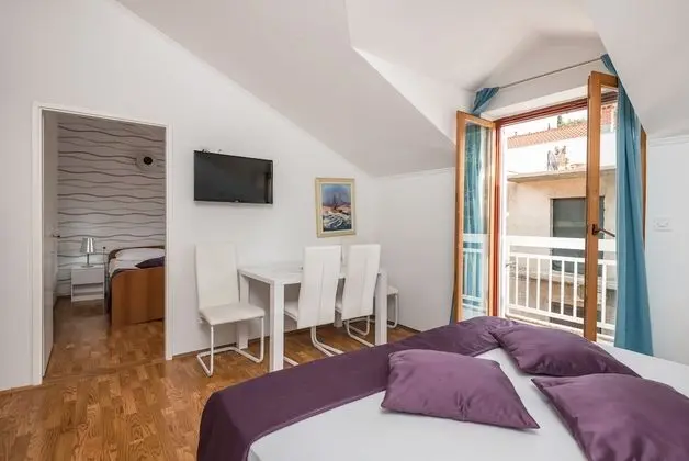 Classic Apart Daire, 2 Yatak Odası, Balkon, Avlu Manzaralı