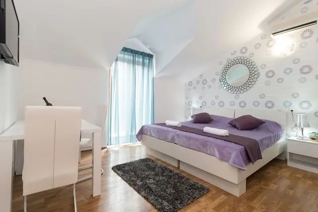 Classic Apart Daire, 2 Yatak Odası, Balkon, Avlu Manzaralı