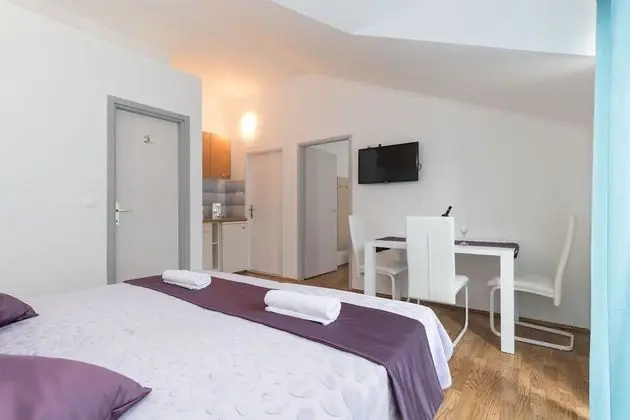 Classic Apart Daire, 2 Yatak Odası, Balkon, Avlu Manzaralı