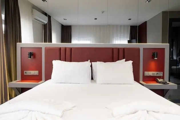 Deluxe Tek Büyük Yataklı Oda