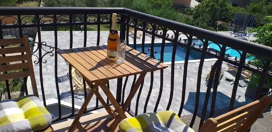 Apart Daire (Vojni - with pool - A2 Jednosobni(2+2)