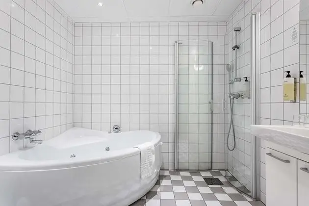 Junior Süit, 1 En Büyük (King) Boy Yatak, Sigara İçilmez