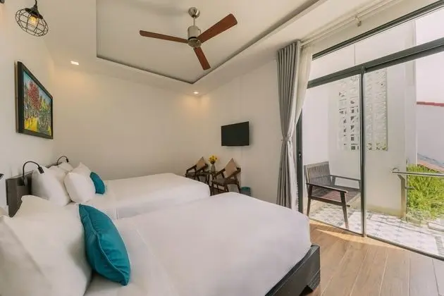 Deluxe Üç Kişilik Oda, Balkon