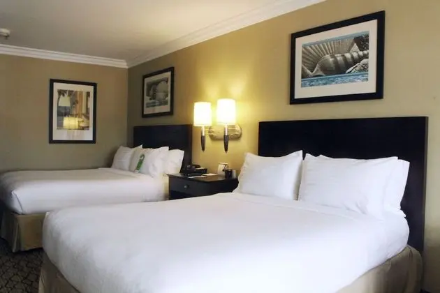 Premium Suite, Two Bedrooms with 1 King Bed and 1 Double Bed, Ocean View, Non Smoking