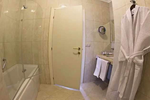 Comfort Tek Büyük Yataklı Oda